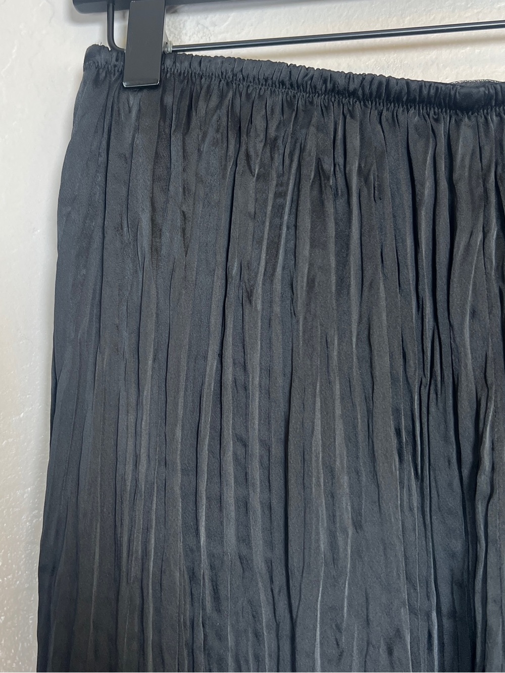 VINCE Women’s Size S Black Satin Crushed Pull-On Pant Elasticized Waist - Picture 11 of 15
